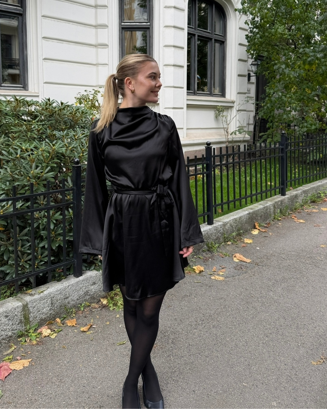 VIESTELLA Short Dress - Black Beauty